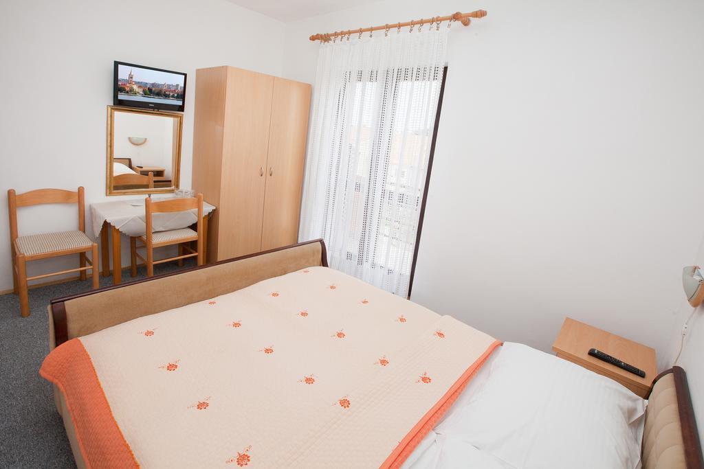 Bed and Breakfast Pansion Maria Задар Номер фото